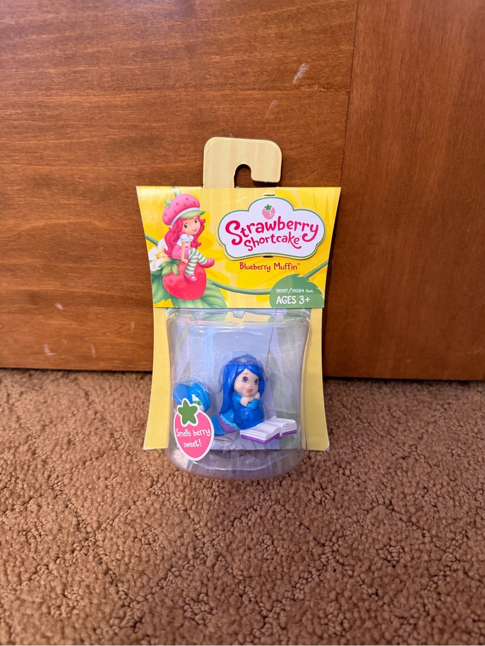 Hasbro Strawberry Shortcake 2009 Blueberry Muffin Mini Figure